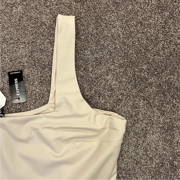 Express Women’s Body Contour Faux Leather Square Neck Cropped Tank Size XL - NWT - Picture 6 of 16